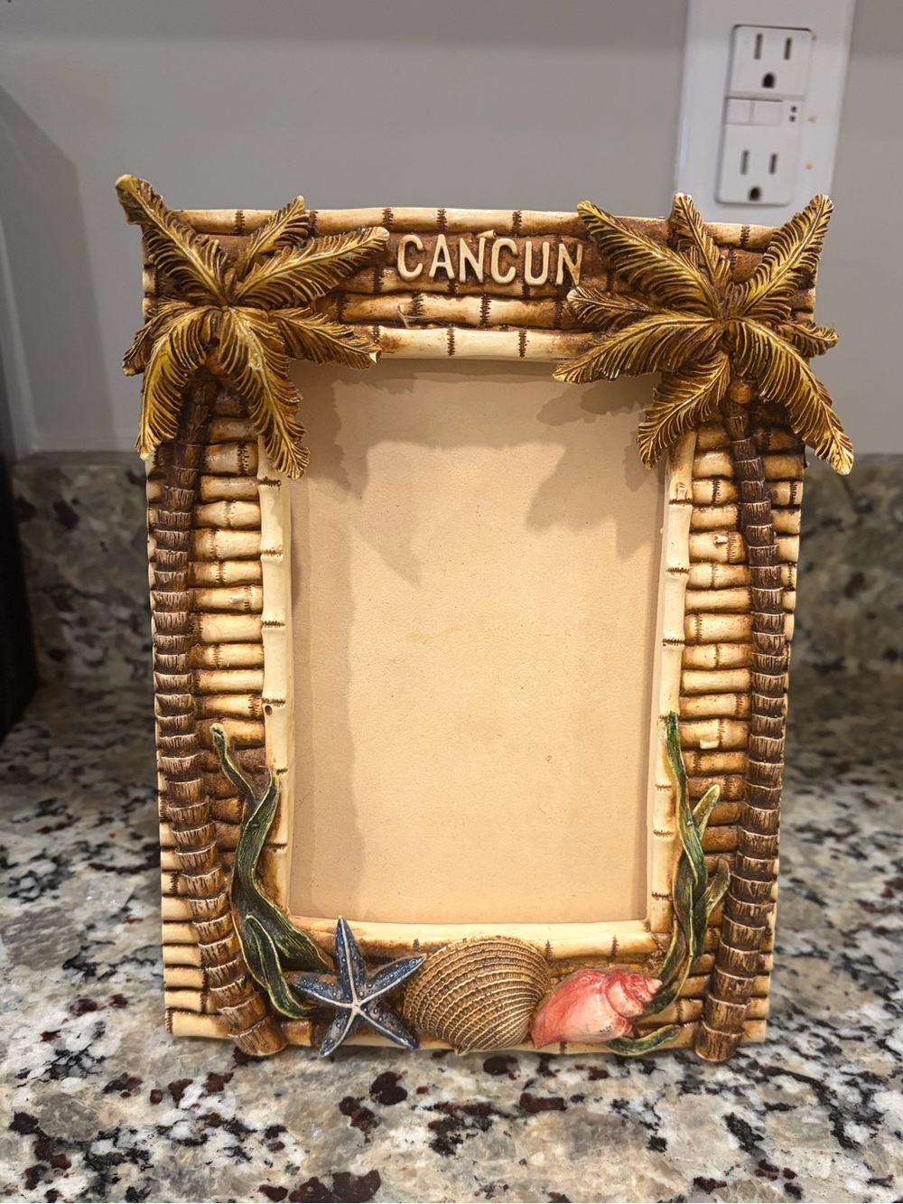 Vintage 3D Cancun, Mexico tropical vacation souvenir picture frame